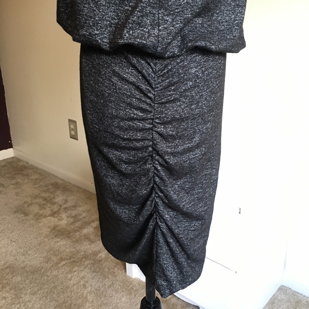 Banana Republic Ruched Gray Jersey Dress Sleeve - Picture 4 of 6